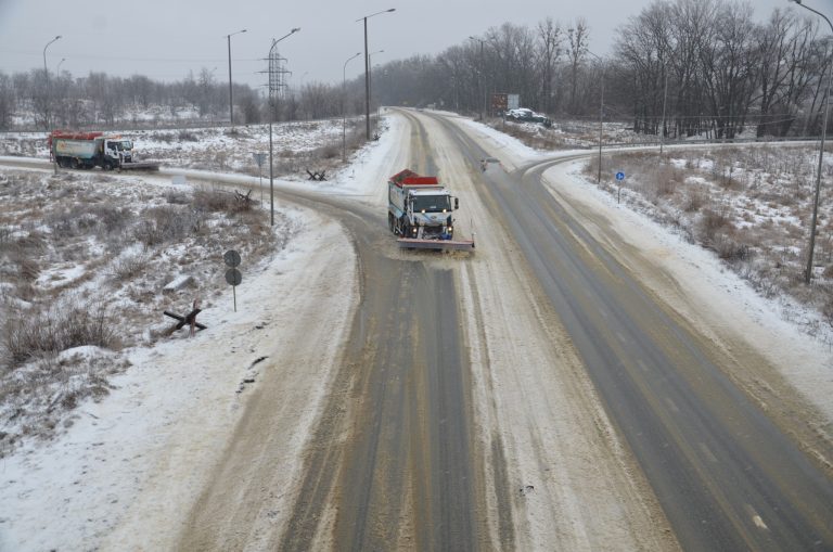 Непогода на Харьковщине: ситуация на дорогах, в пятницу также будет опасно