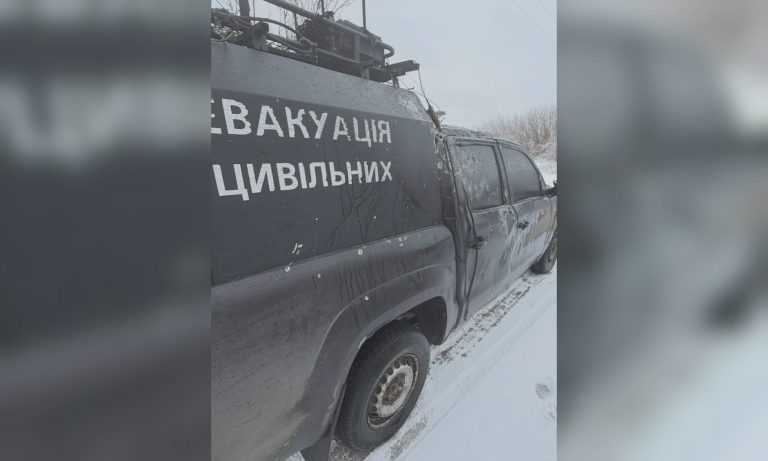 «Не доехал»: РФ атаковала авто известного волонтера на Харьковщине (фото)