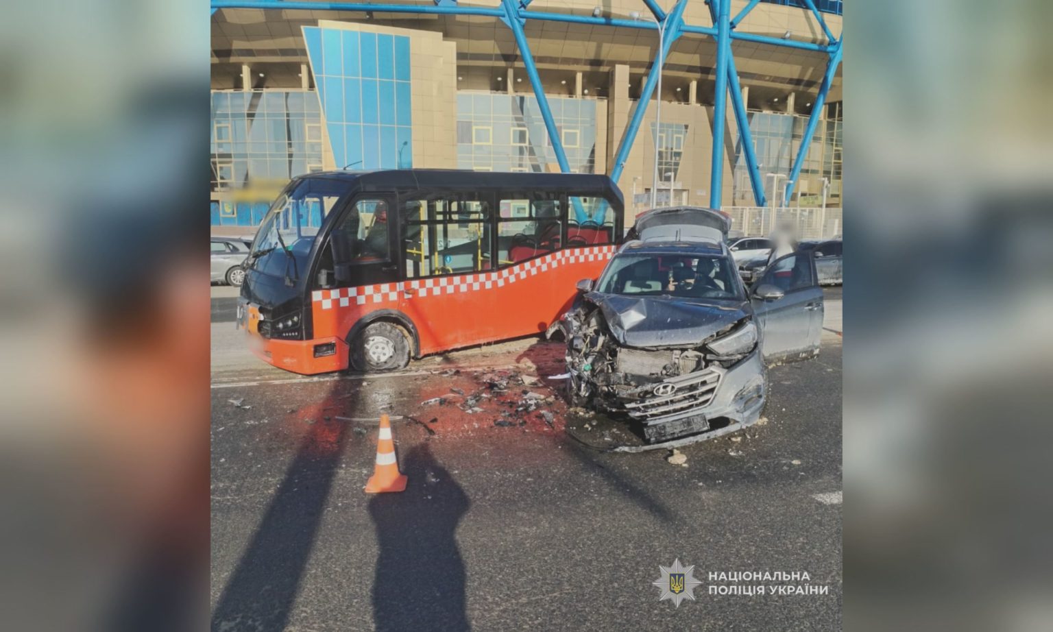 В Харькове – ДТП с автобусом Karsan, пострадал водитель (фото, видео)