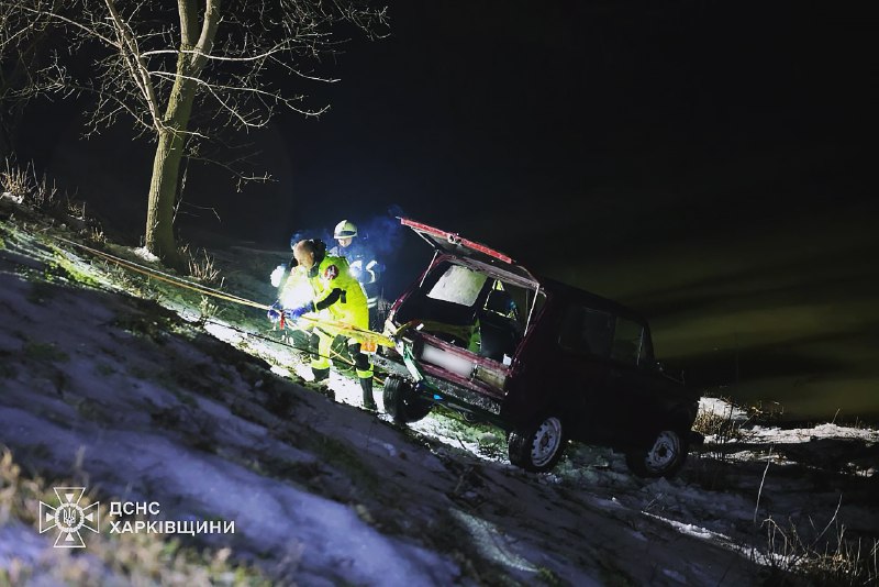 Ниву доставали из реки в Харькове