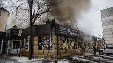 Утром в Харькове загорелось кафе: есть ли пострадавшие, пожар еще тушат 📹