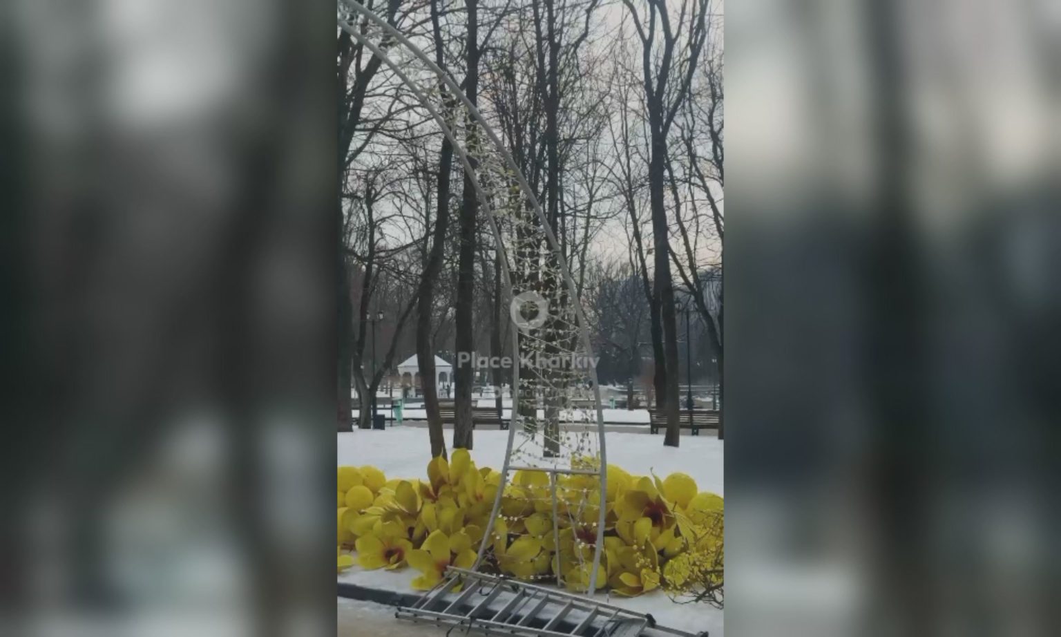 Харьков готовится к весне? В городе устанавливают декорации – соцсети (видео)