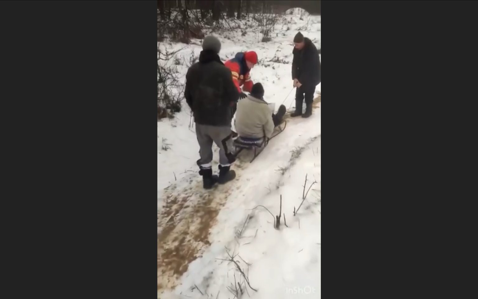 Медики с санками, «прилеты» в Золочеве, энергопомощь – итоги 8 февраля