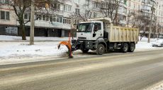 Гололед и снег в Харькове: коммунальщики подвели итоги за неделю (фото)