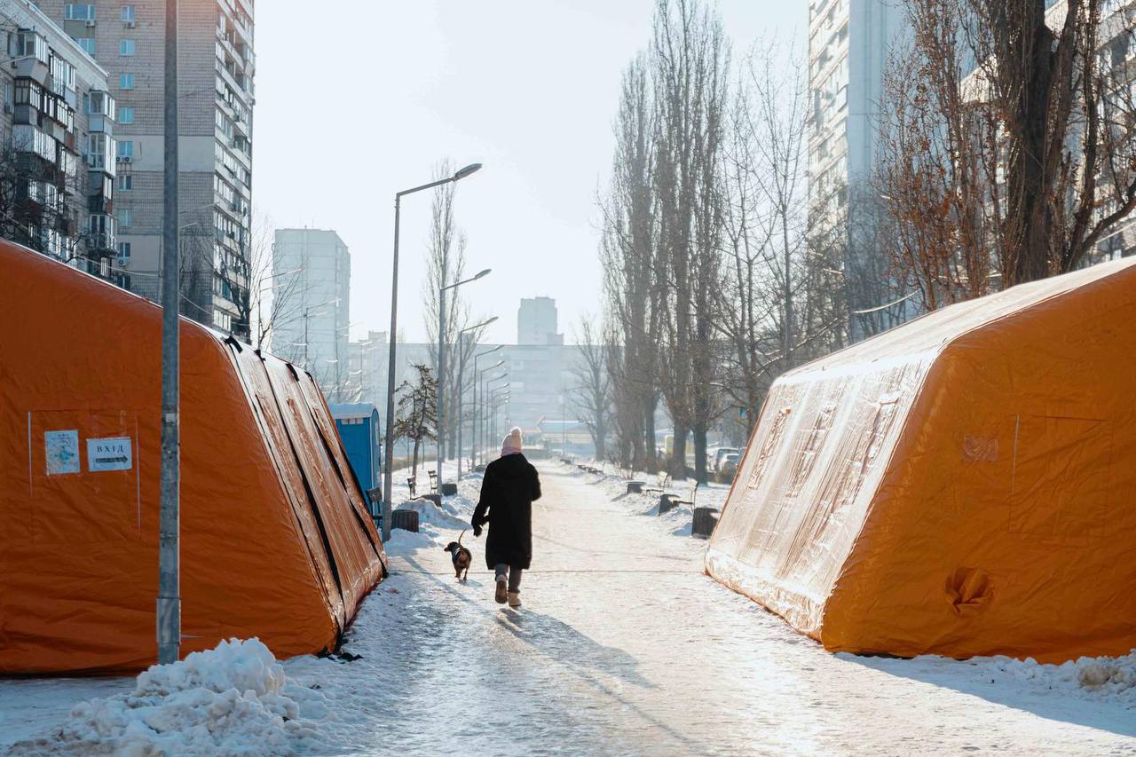 Двое спасателей на Харьковщине попали под повторный обстрел ночью — МВД