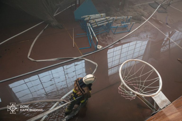 Спортзал одного из вузов горел утром в Харькове: известна причина пожара 📷