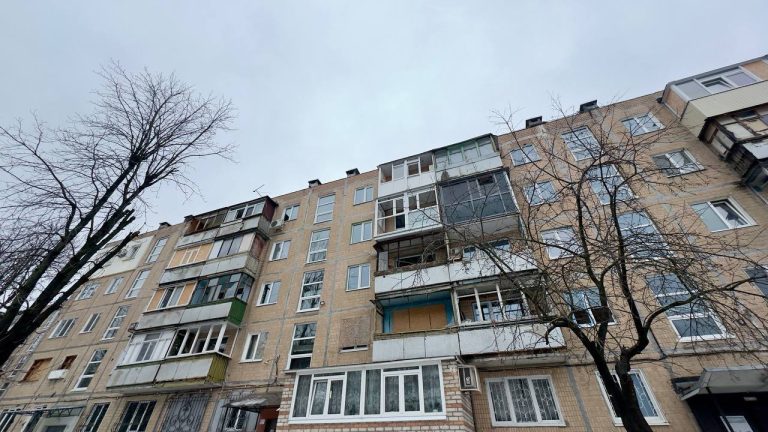 Как восстанавливают пострадавший дом на Бучмы в Харькове (фото)