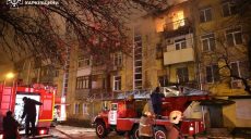 Пожежа в Харкові: вогонь охопив дах і перекриття
