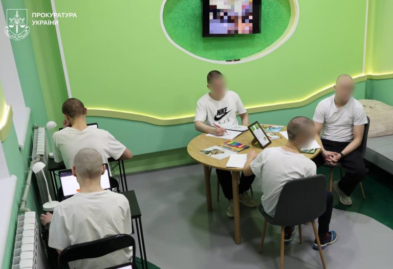 «Зеленые комнаты» с игровыми зонами заработали в СИЗО на Харьковщине
