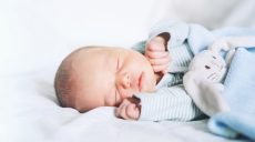 Новорожденные в Харькове теперь будут получать медали