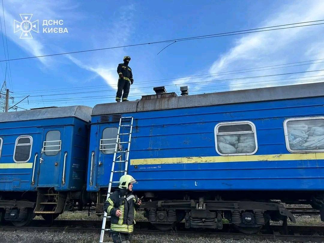 Трагедия на железной дороге: ребенок погиб от удара током (фото)