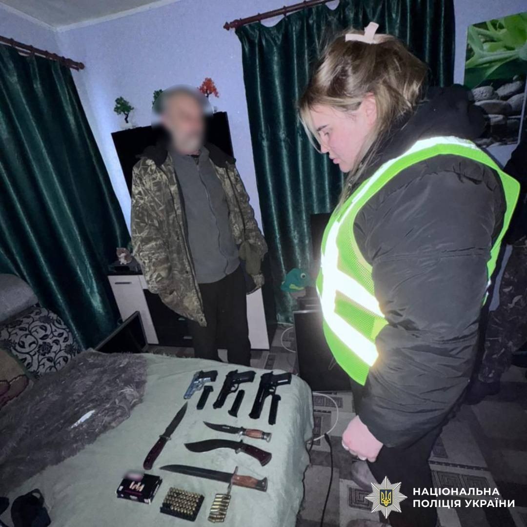 Продавав зброю поштою: підозрюють мешканця Черкаської області