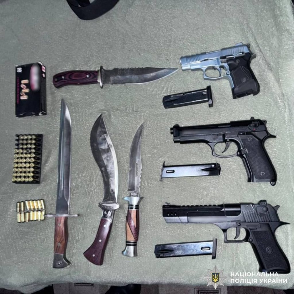 Житель Черкаської області продавав зброю поштою