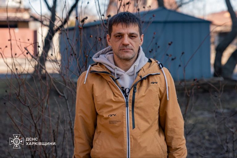 «Понял, надо что-то делать»: что известно о герое, спасшем детей в Харькове