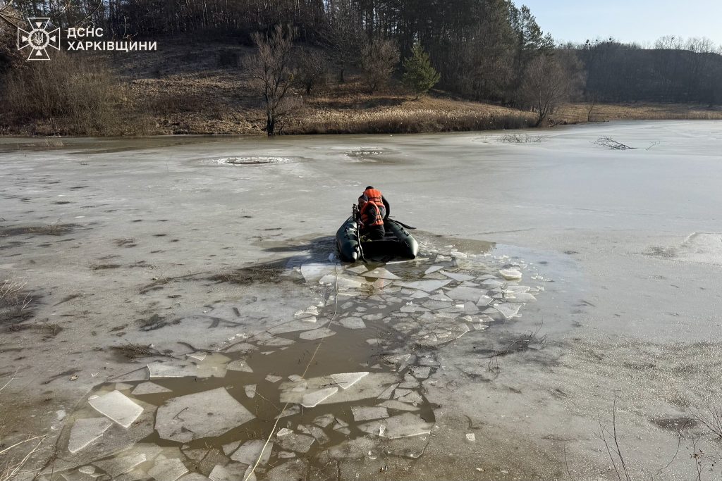Мужчина провалился под лед на Харьковщине