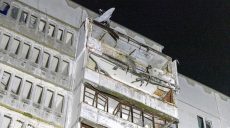 Что происходило на месте ночного удара по дому, показали в ГСЧС (фото/видео)