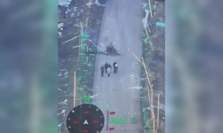 Шли 20 км пешком за дроном: как из Купянска эвакуировали шесть человек (видео)