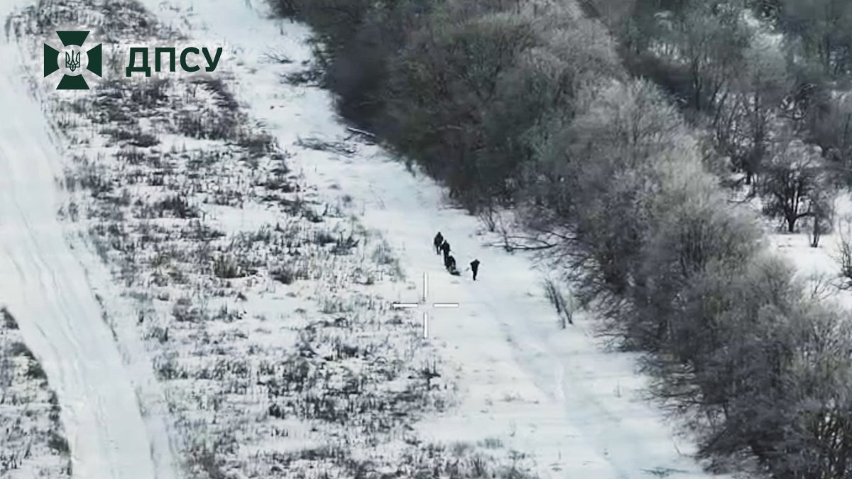 Йшли за дроном з гучномовцем: на Харківщині окупанти здалися в полон (відео)