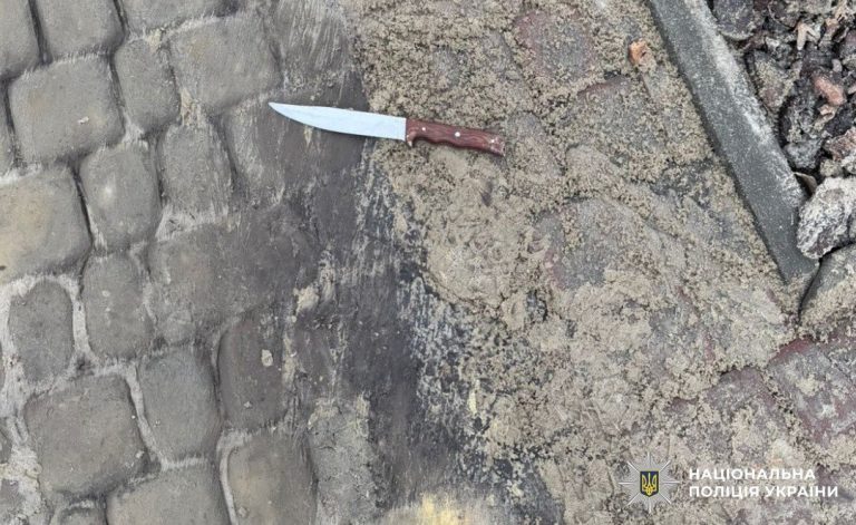 Атаковал ножом здание суда мужчина в центре Харькова — полиция