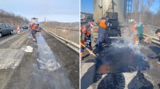 На окружной и Киевской трассе латают ямы: дорожники вспомнили про Евро-2012