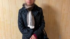 Крадіжка в магазині: у жінки витягли телефон із кишені, кого підозрюють