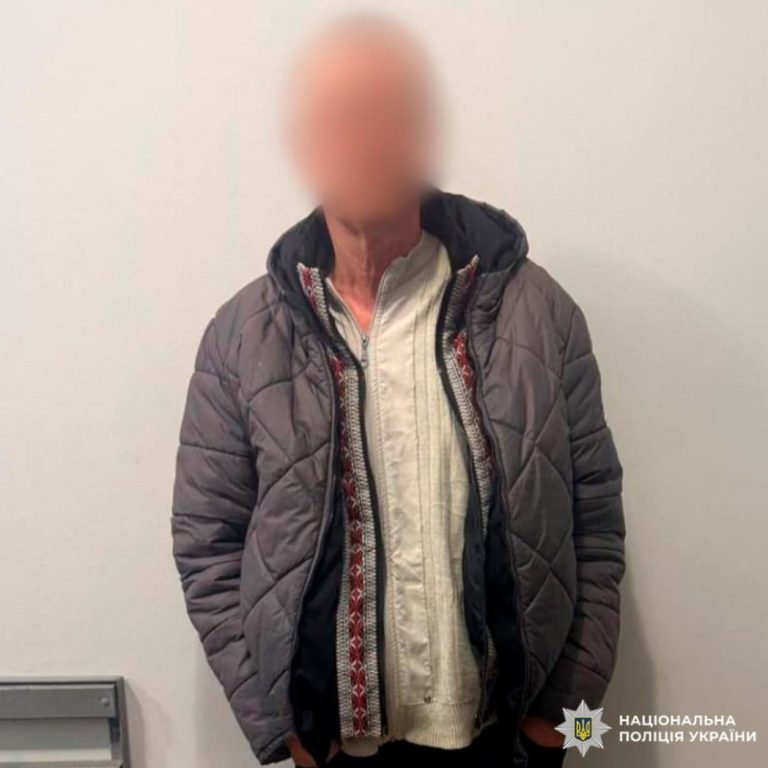 Привел последний аргумент: мужчина бутылкой разбил голову приятелю в Харькове