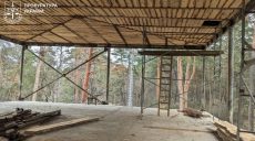 Бизнесмена, незаконно строившего гостиницу в лесу на Харьковщине, будут судить