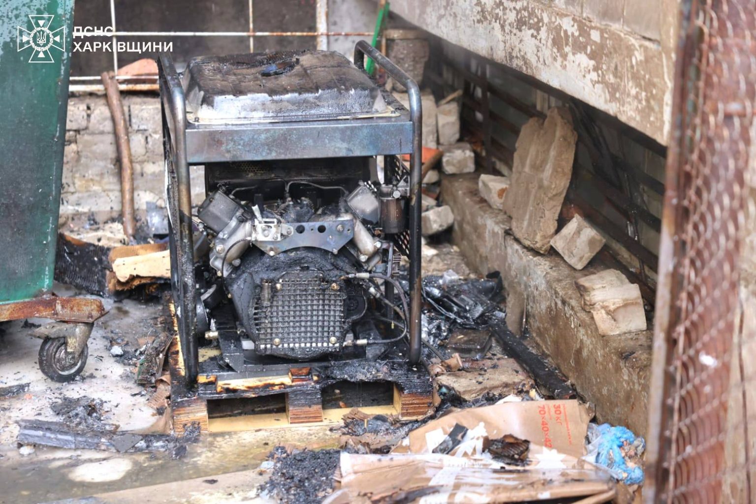 Фото с места атак россиян 1 марта в Харькове показали в ГСЧС