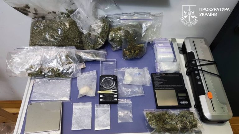 Продавали кокаин и экстази: межрегиональный наркобизнес накрыли в Харькове