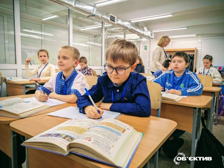«Переселенцев не так много»: сколько детей сейчас учатся в Харькове