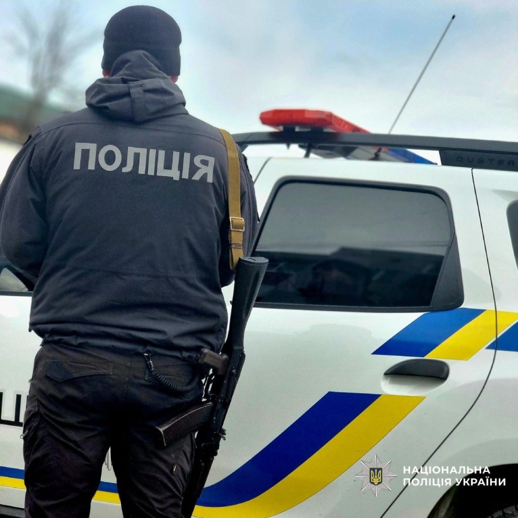 копы патрулируют на опасных дорогах Харьковщины