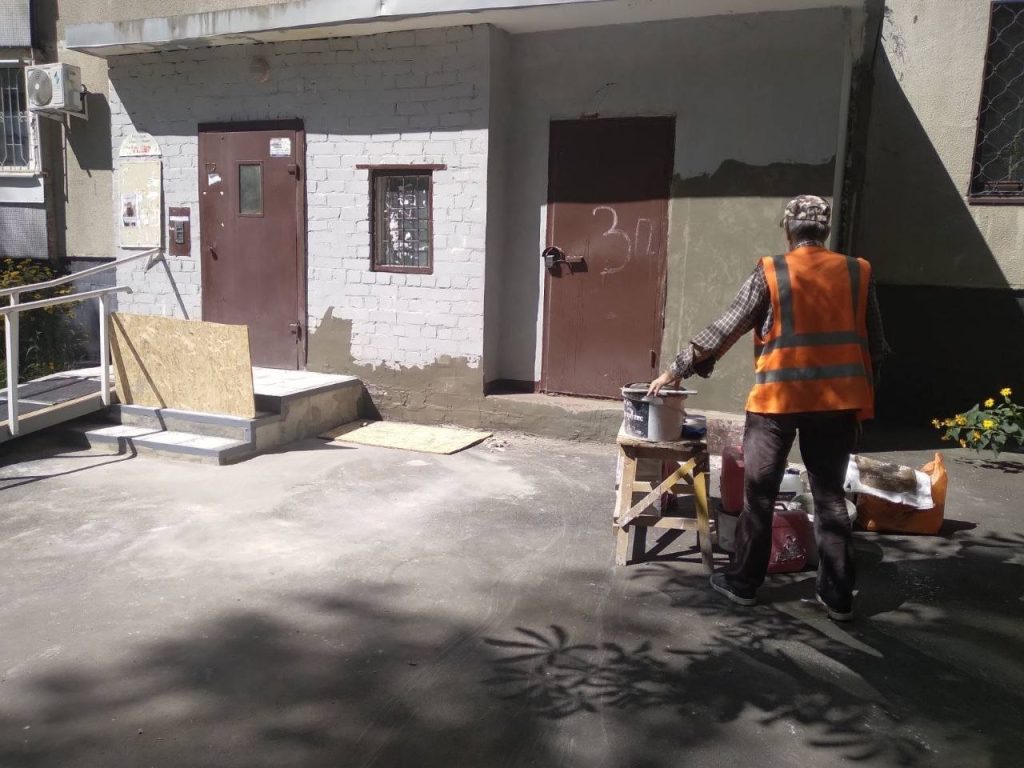 Відновлення під'їздів у Харкові