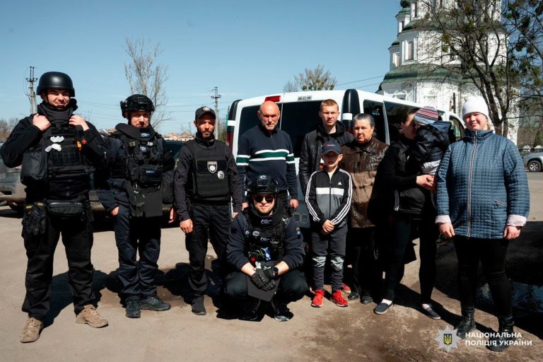 Эвакуация продолжается: самому младшему выехавшему – два года, старшему – 84