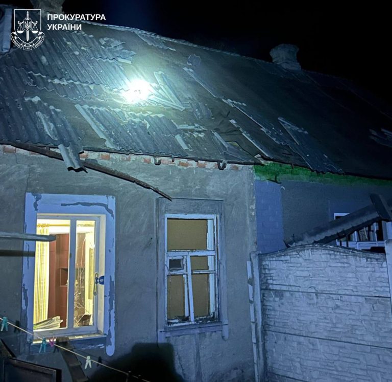 Под массированным обстрелом БпЛА оказалось ночью предприятие в Люботине