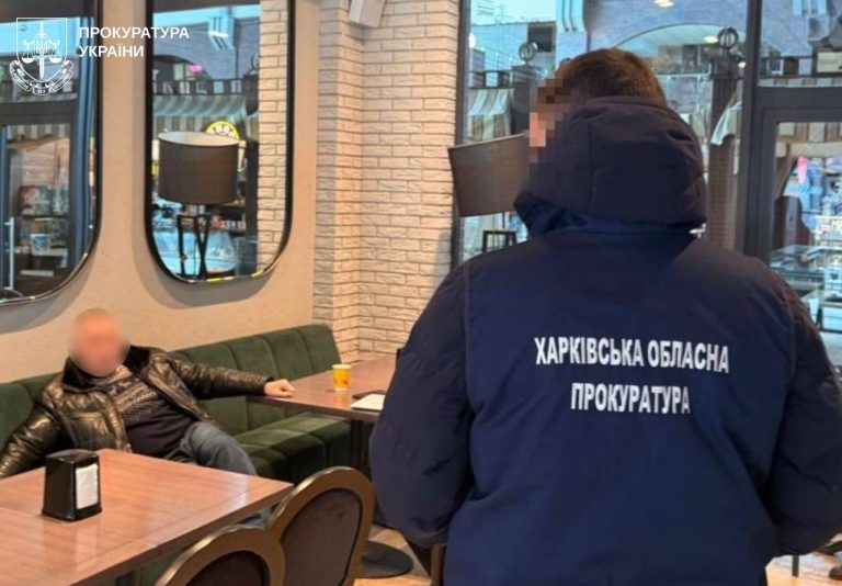 За 12 тысяч долларов помогал мужчине выехать: харьковчанина ждет суд