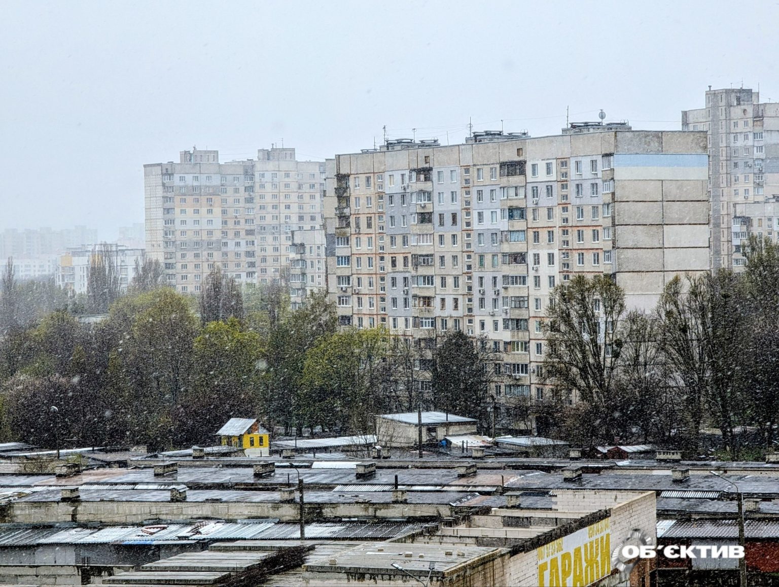 Квітень знову дивує – у Харкові та області вчергове йде сніг (фото/відео)