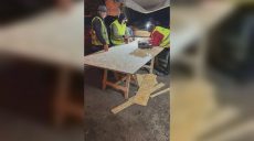 Коммунальщики уже работают: что происходит на местах «прилетов» в Харькове