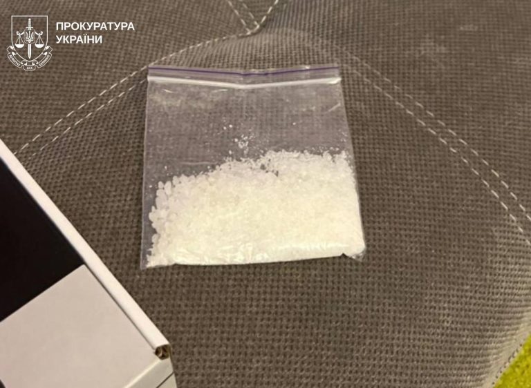 Наркобизнес накрыли в Харькове: его «крышевал» полицейский – прокуратура