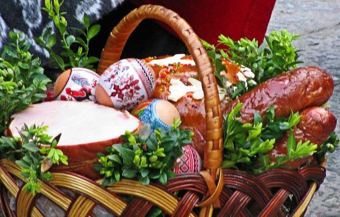 Пасхальная корзина: актуальные цены на мясо и колбасу в Харькове