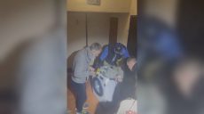 Змею нашли в стиральной машине в Харькове: подробности (фото)