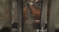 Двое пьяных мужчин разбили окна в электричке на Харьковщине – НПУ (фото)
