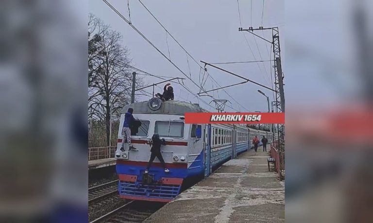 Волна зацепинга на Харьковщине: ищут, кто опасно катается на электричках