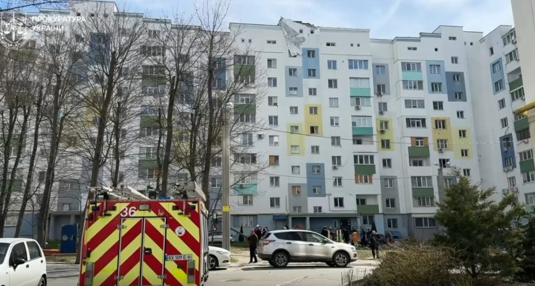 Последствия удара БпЛА по дому в Харькове (видео)