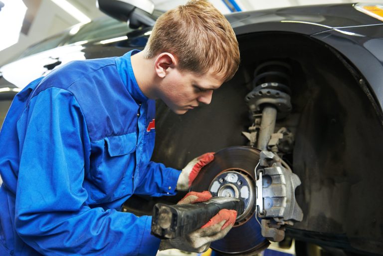 Сезонная подготовка авто: что проверить весной и осенью