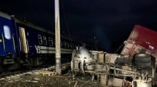 Локомотив и 6 вагонов сошли с рельсов: подробности ДТП на Харьковщине