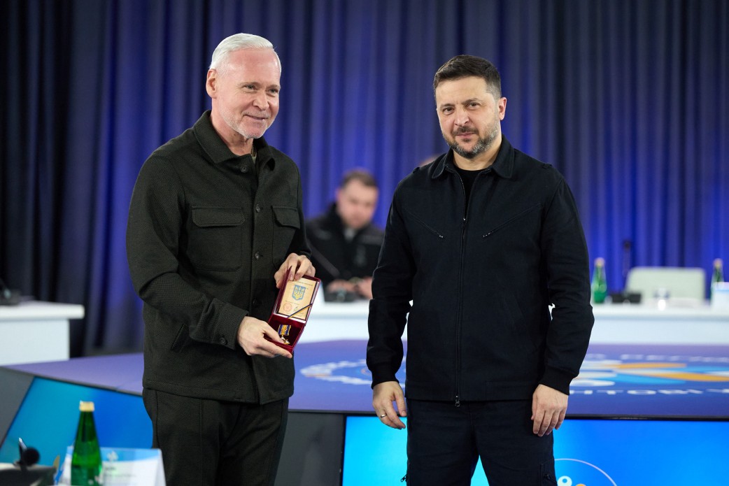 Зеленський вручив орден Терехову і відзнаку “Місто-герой” Куп’янську (відео)