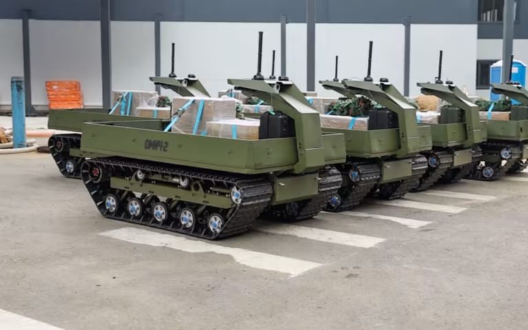 Российский вездеходный НРК «Челнок» заметили на Харьковском направлении