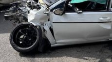 ДТП в Харькове: водитель на огромной скорости врезался в электропору (видео)