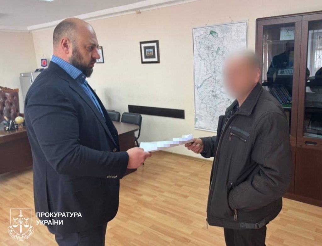 девушка на Харьковщине родила от отца