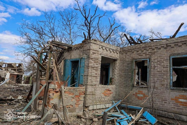 Семь раненых, разрушены дома: в ГСЧС показали последствия обстрела Харьковщины